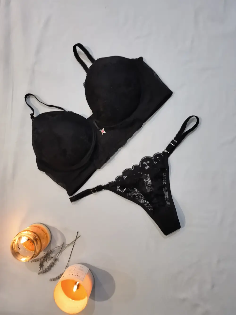 Conjunto taza soft y less regulable de puntilla